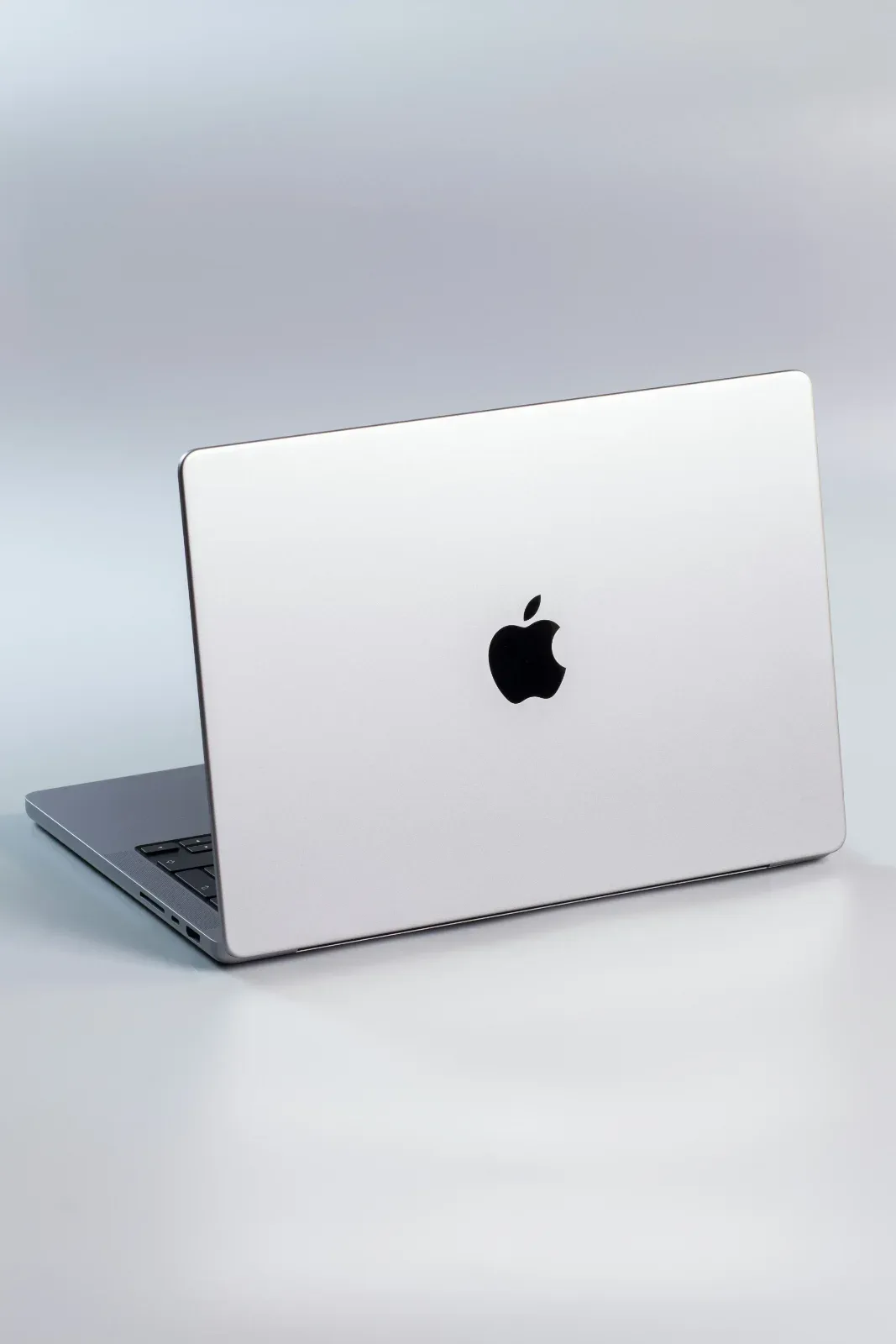 Κέρδισε MacBook Pro 14''